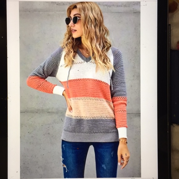 Beautiful Long sleeve color block top - Picture 4 of 5